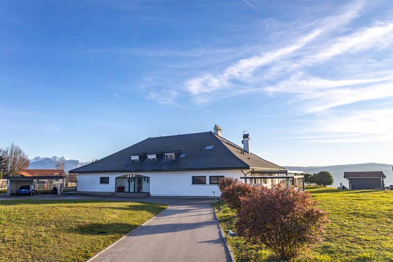 Maison - 680 m² - 19 pièces