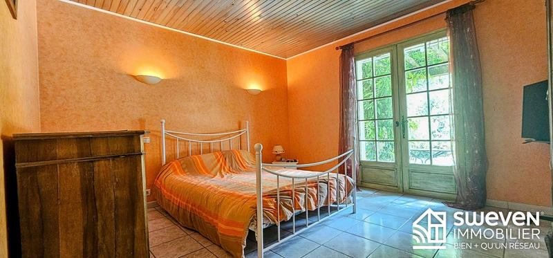 Maison traditionnelle - 202 m² - 7 pièces