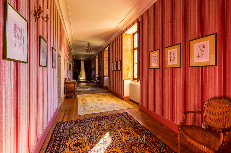 Demeure - 890 m² - 27 pièces