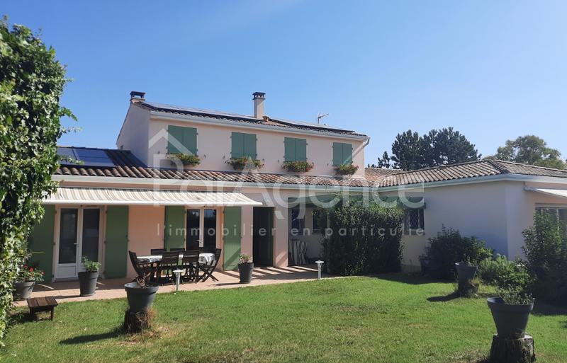 Maison - 202 m² - 6 pièces