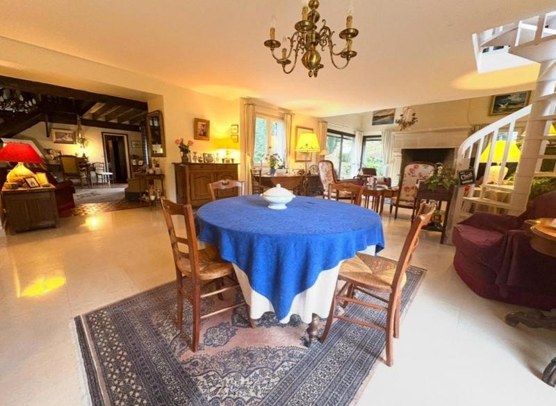 Demeure - 200 m² - 8 pièces