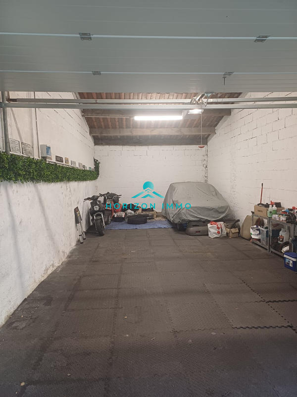 Parking / Garage - 50 m²