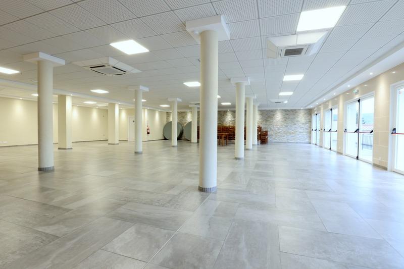 Propriété - 1 298 m² - 45 pièces