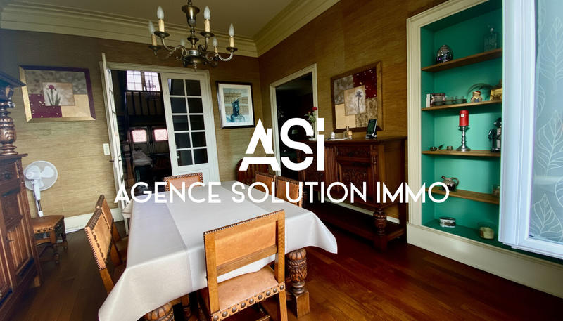 Maison - 280 m² - 12 pièces