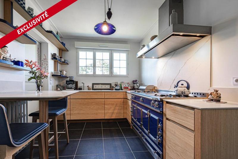 Maison - 182 m² - 9 pièces