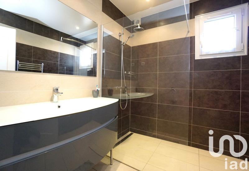 Maison - 200 m² - 8 pièces