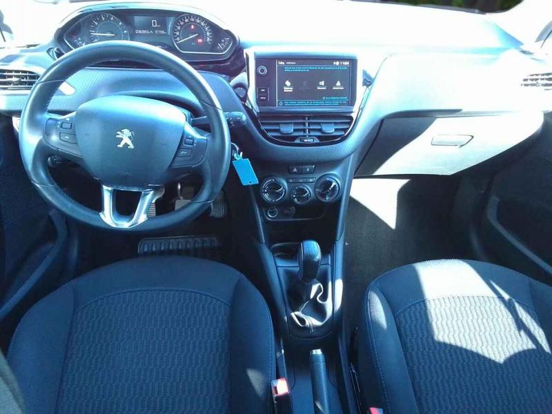 Peugeot 208 1.2 PureTech 82 cv E6.c Signature 5p