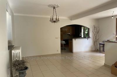 Propriété - 206 m² - 9 pièces