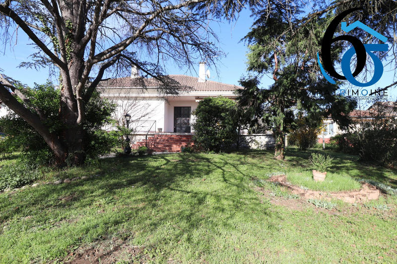 Maison - 218 m² - 7 pièces