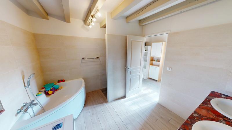 Maison ancienne - 172 m² - 7 pièces