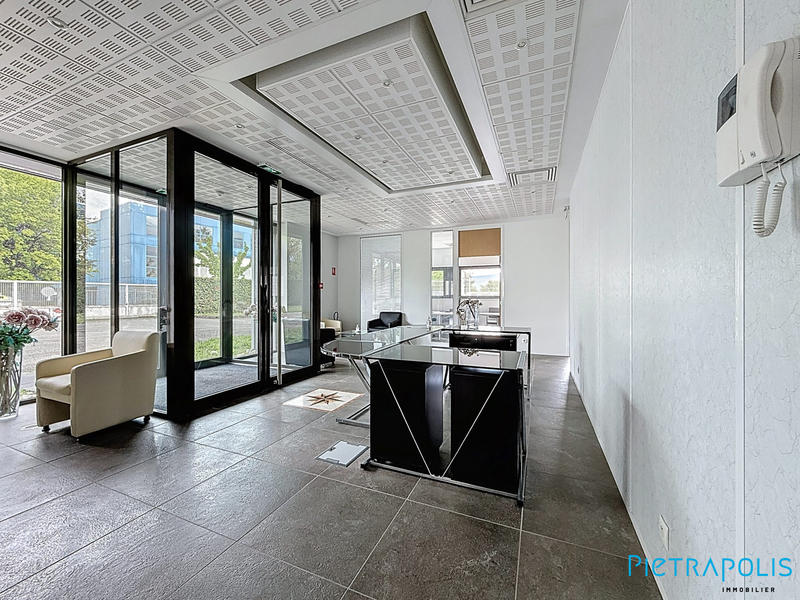 Local d'activités - 533 m²