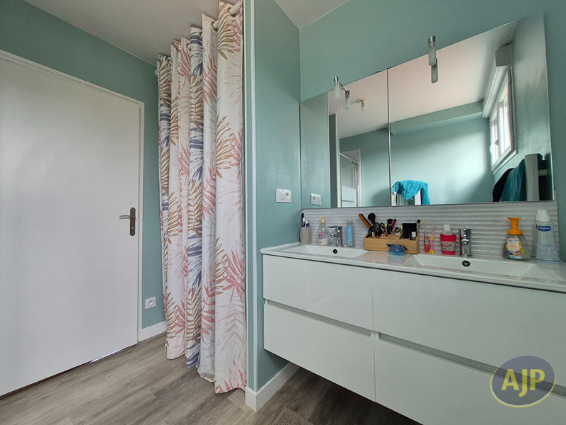 Maison - 122 m² - 6 pièces