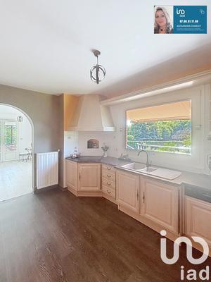 Maison - 226 m² - 8 pièces