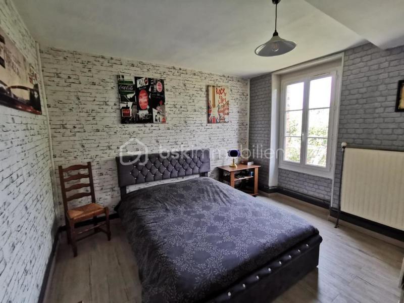 Maison - 212 m² - 7 pièces