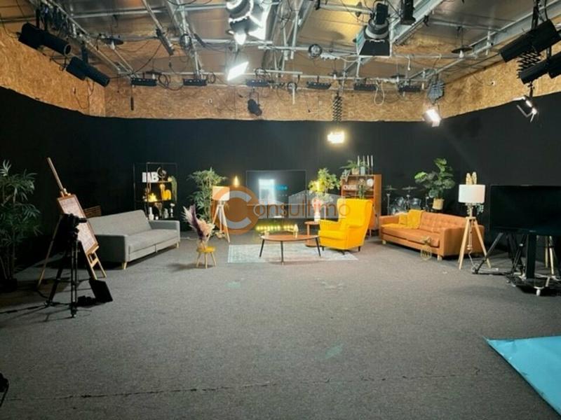 Local d'activité / Entrepôt - 826 m²