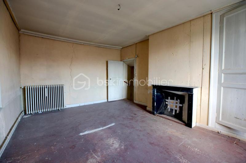 Maison traditionnelle - 234 m² - 6 pièces