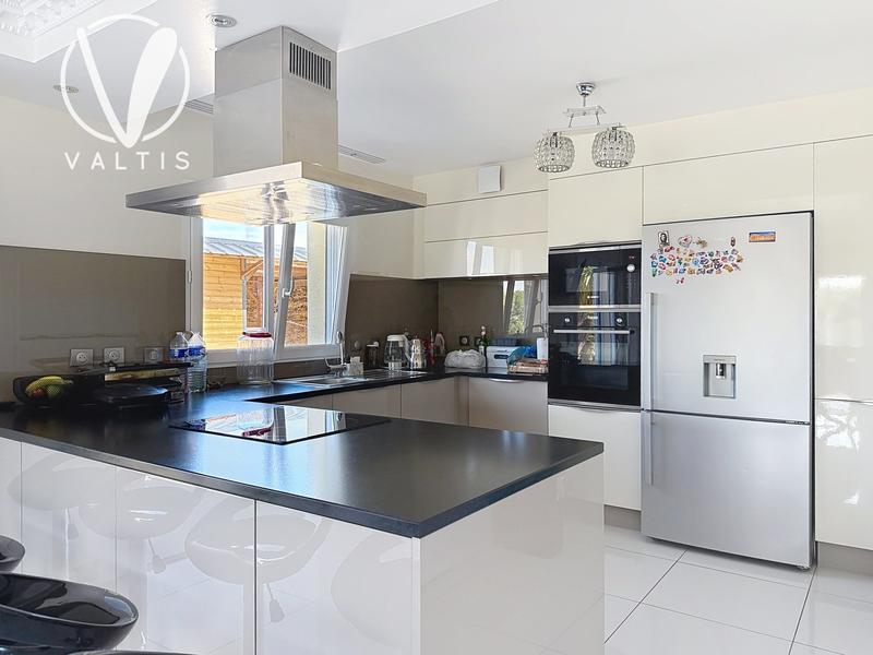 Maison contemporaine - 152 m² - 7 pièces