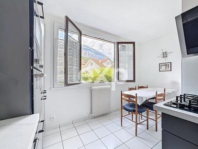 Appartement - 101 m² - 5 pièces