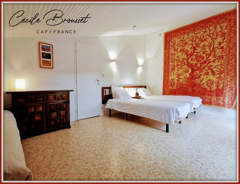 Propriété - 345 m² - 14 pièces