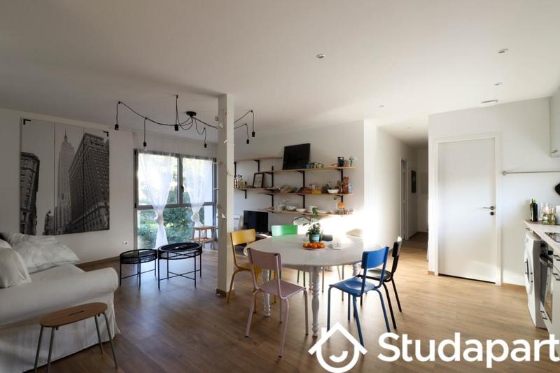 Chambre - 12 m² - 1 pièce