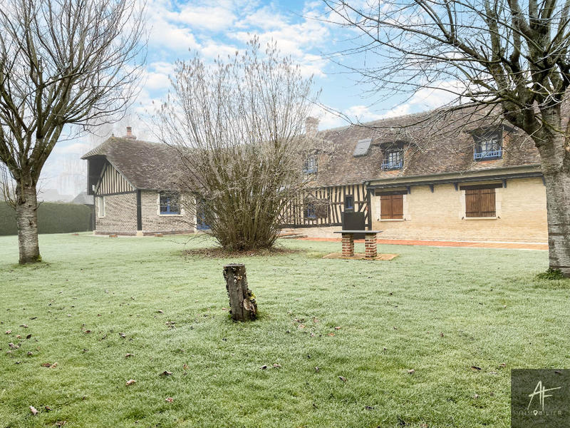 Maison - 210 m² - 8 pièces