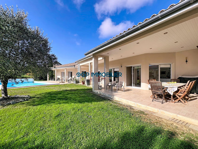 Villa - 201 m² - 6 pièces