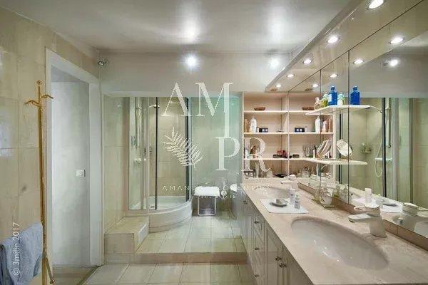 Villa - 230 m² - 5 pièces