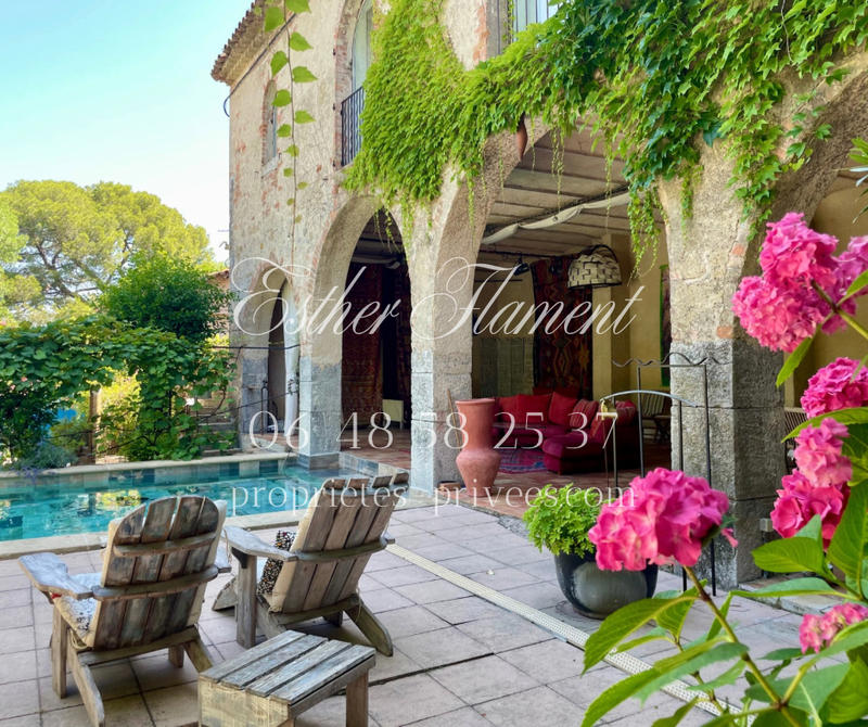 Demeure - 590 m² - 16 pièces