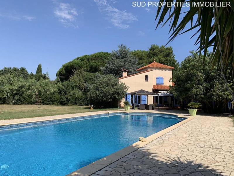 Propriété - 315 m² - 9 pièces