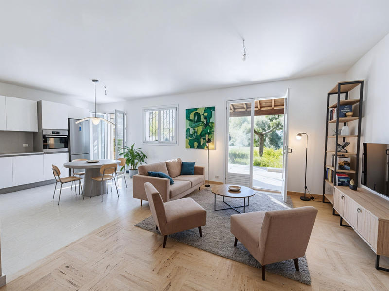 Maison - 180 m² - 7 pièces