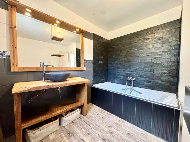 Maison - 213 m² - 7 pièces