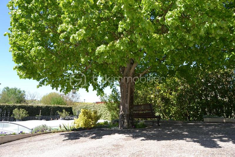 Demeure - 295 m² - 7 pièces