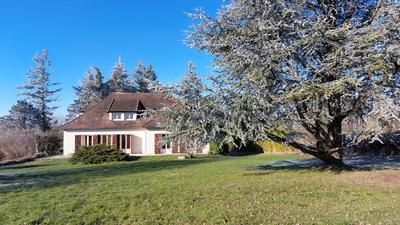 Maison - 197 m² - 8 pièces