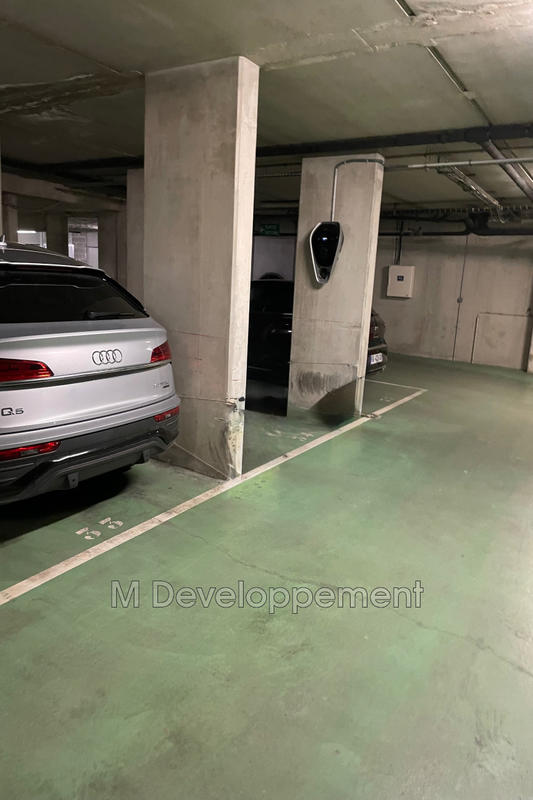 Parking / Garage - 12 m²
