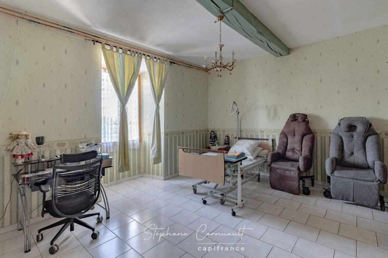 Maison - 236 m² - 8 pièces