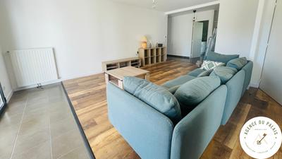 Appartement - 90 m² - 3 pièces