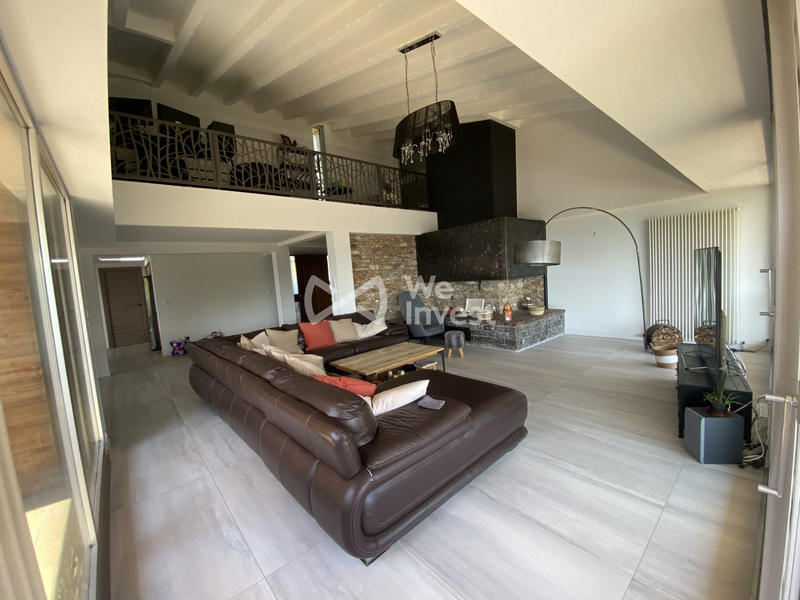 Villa - 235 m² - 10 pièces