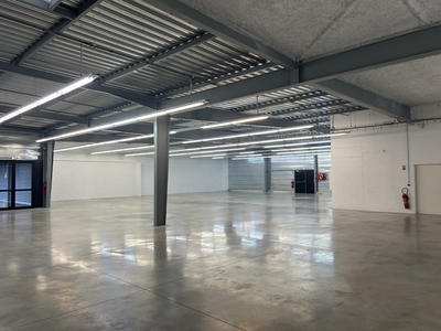 Local commercial - 710 m²