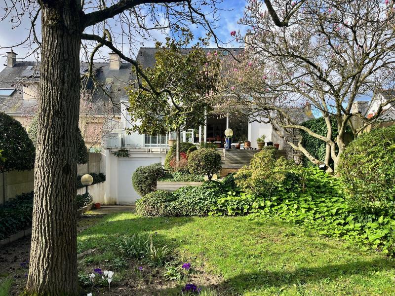 Maison - 206 m² - 8 pièces