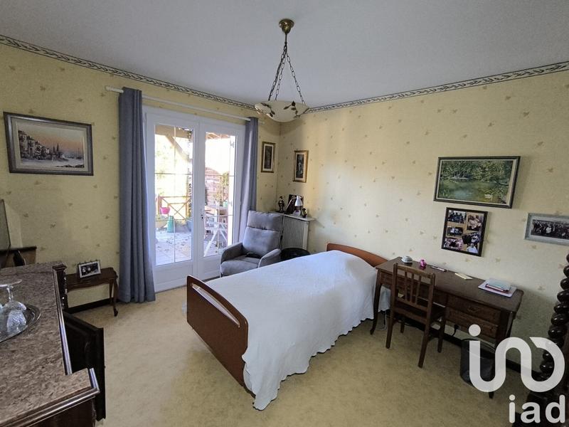 Maison - 230 m² - 9 pièces