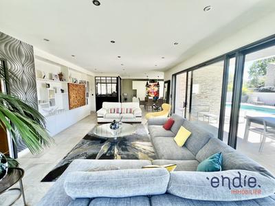 Maison - 185 m² - 6 pièces