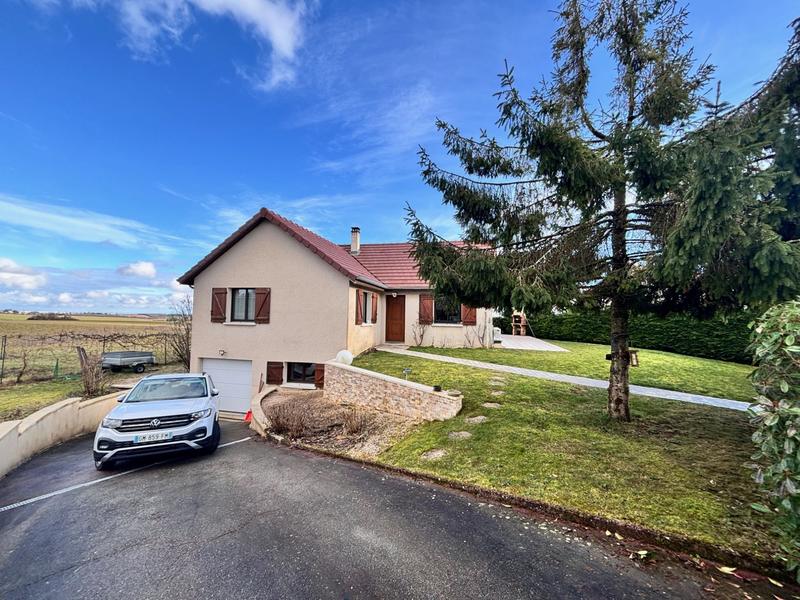 Maison traditionnelle - 89 m² - 6 pièces