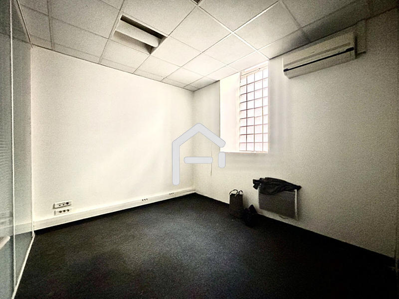 Local d'activités - 93 m²