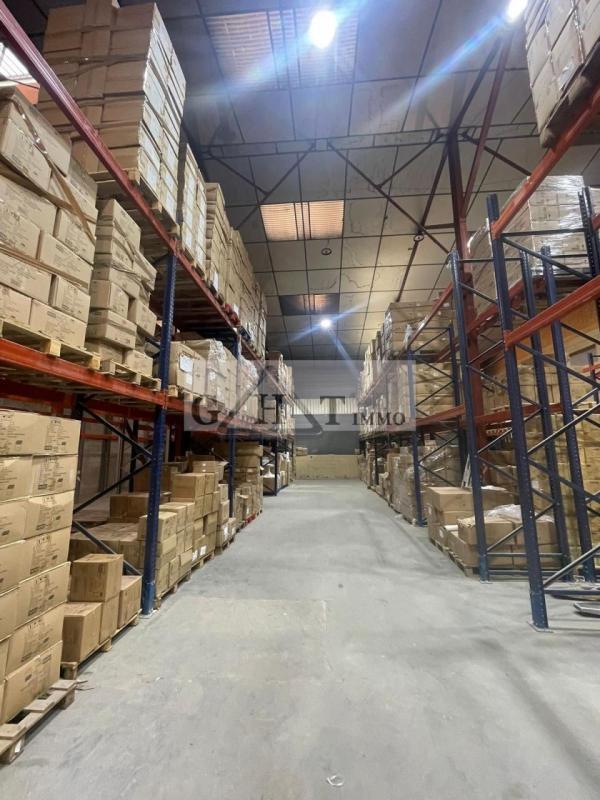 Entrepôt - 1 445 m²