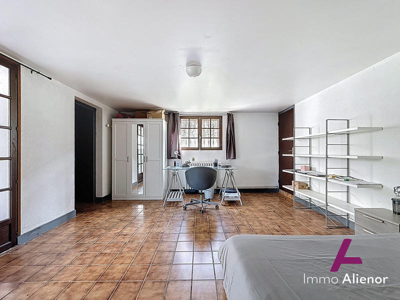 Maison - 188 m² - 9 pièces