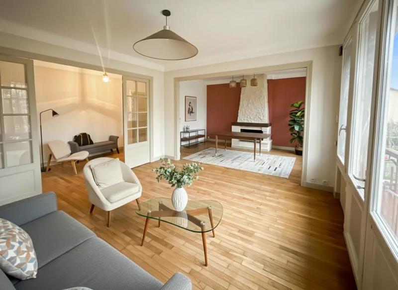 Maison - 263 m² - 8 pièces