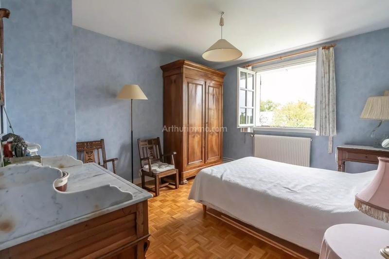 Maison - 210 m² - 9 pièces