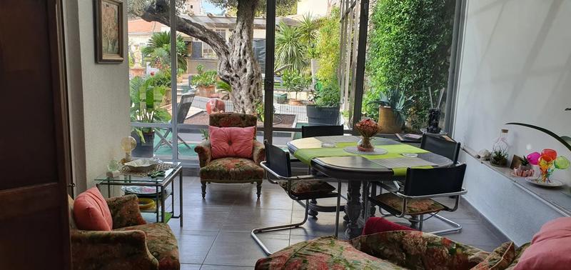 Appartement - 196 m² - 6 pièces