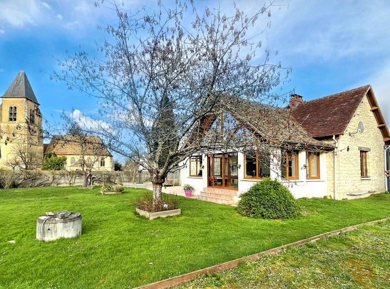 Maison - 285 m² - 9 pièces
