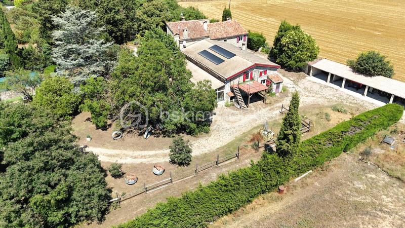 Loft - 167 m² - 4 pièces